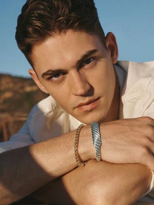 Хиро Файнс Тиффин в роли Шерлока Холмса